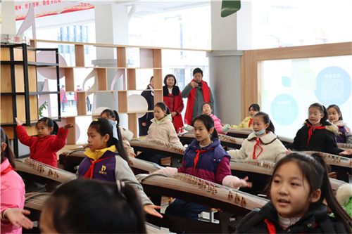 南充市蓬安县周口小学教育考察团到访大邑县潘家街小学